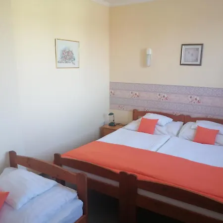 Hajnal Hotel