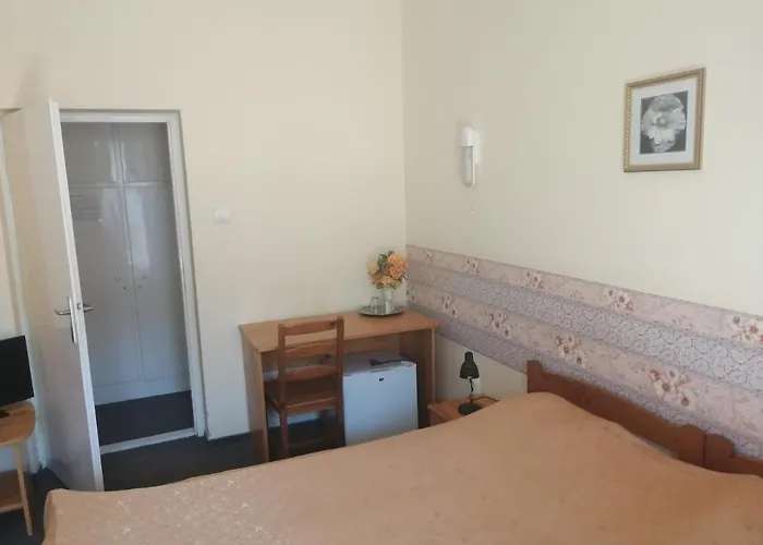 Hajnal Hotell 3*