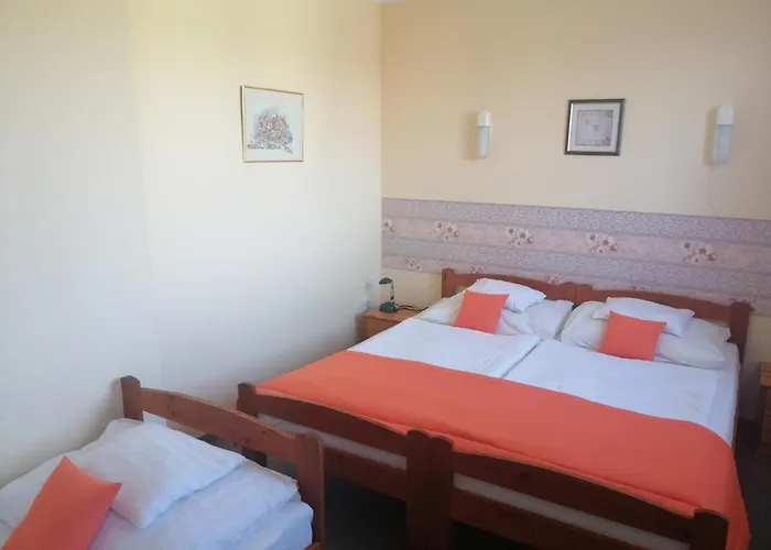 Hajnal Hotell